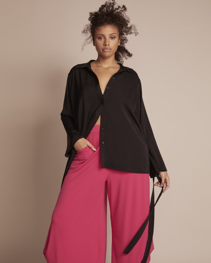 Front of a model wearing a size 16 Stevie Shirt in Black by 11 Honoré Collection. | dia_product_style_image_id:245586